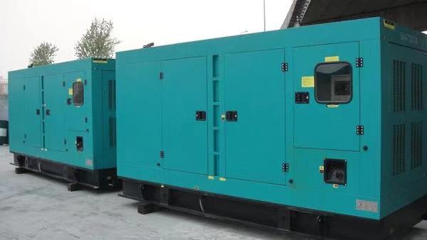 海棠湾镇康明斯400kw大型柴油二手发电机组